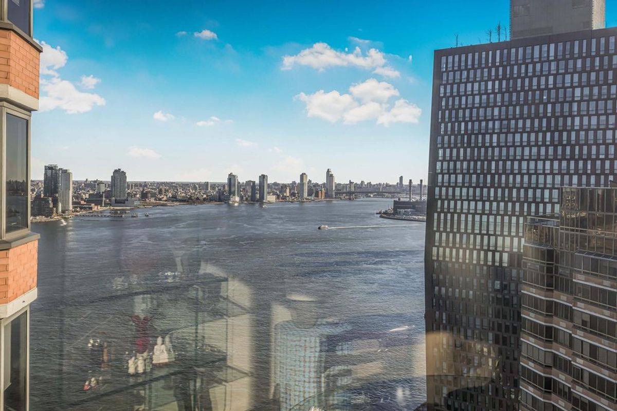 Photo for The Horizon - 415 East 37th Street Condominium in Midtown East, Manhattan