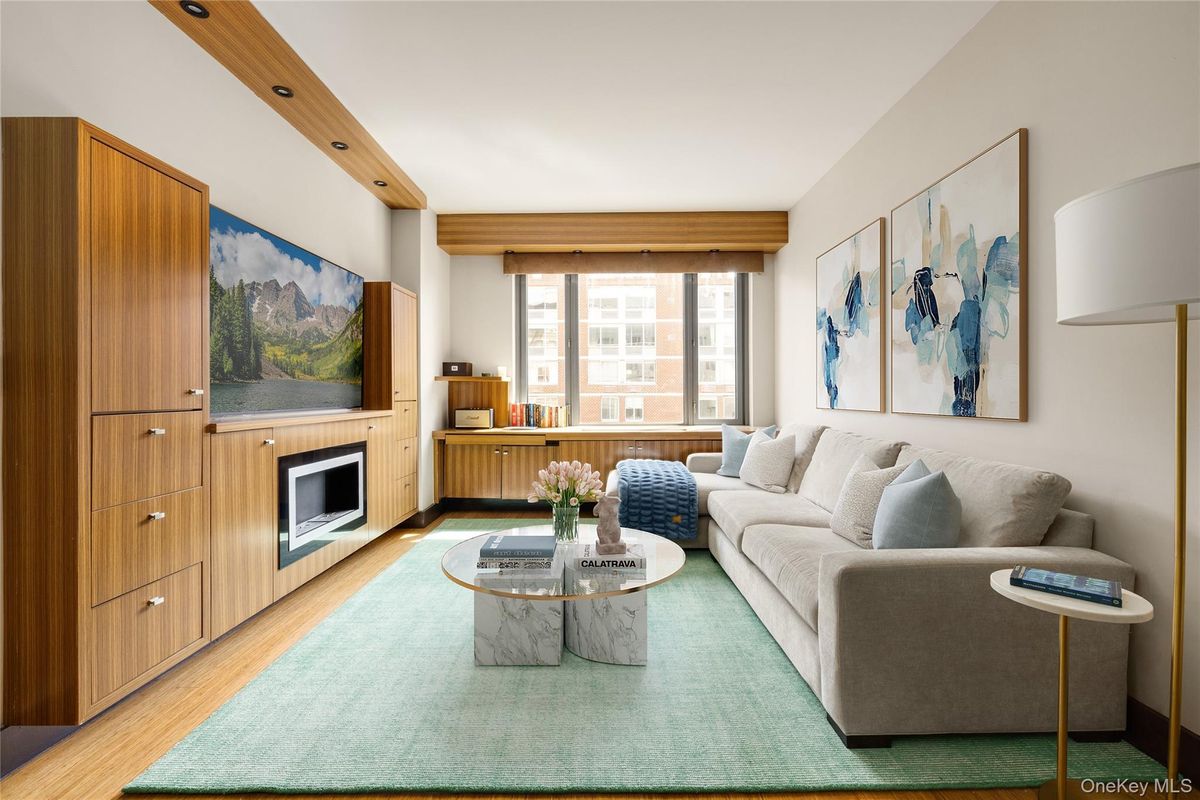 Photo for 305W16 - 127 8 AVENUE Condominium in Chelsea, Manhattan