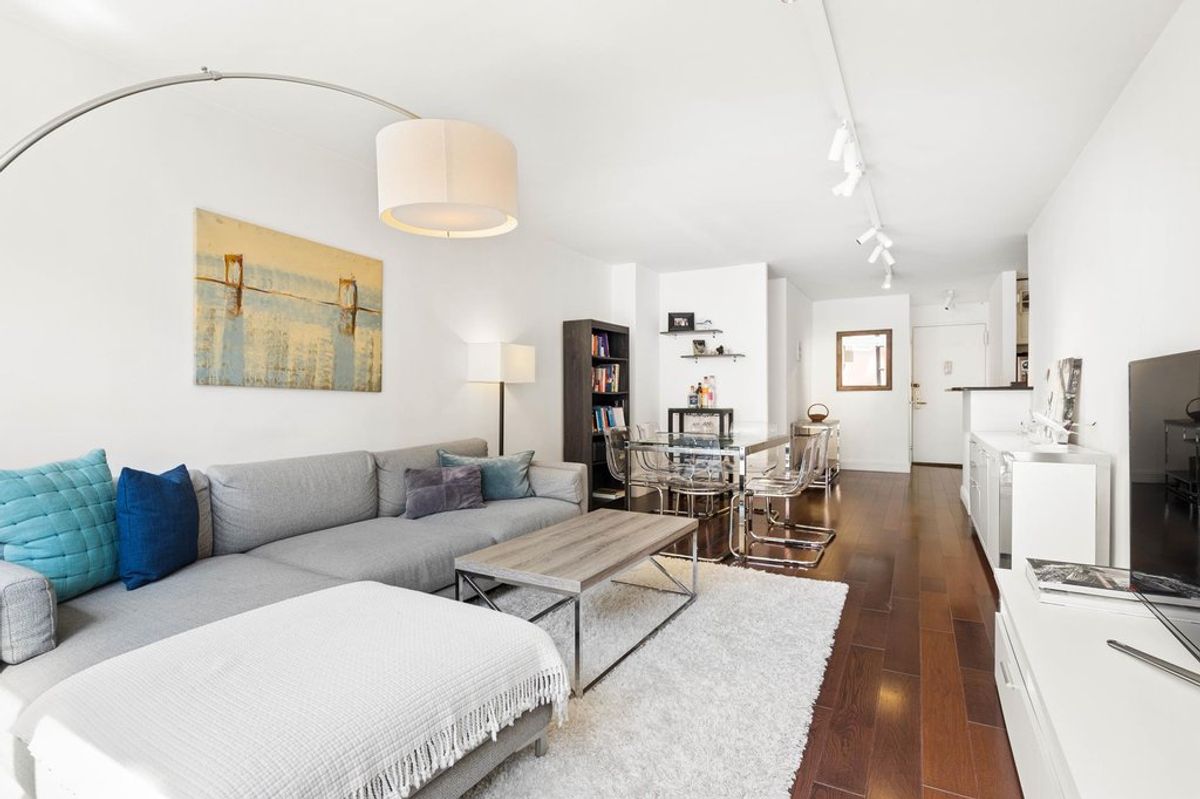 Photo for Victoria House - 200 East 27th Street Cooperative in Murray Hill, Manhattan