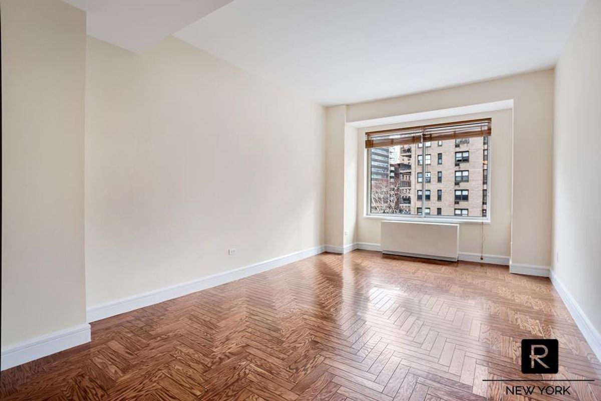 Photo for Trump Place - 200 Riverside Boulevard Condominium in Lincoln Square, Manhattan