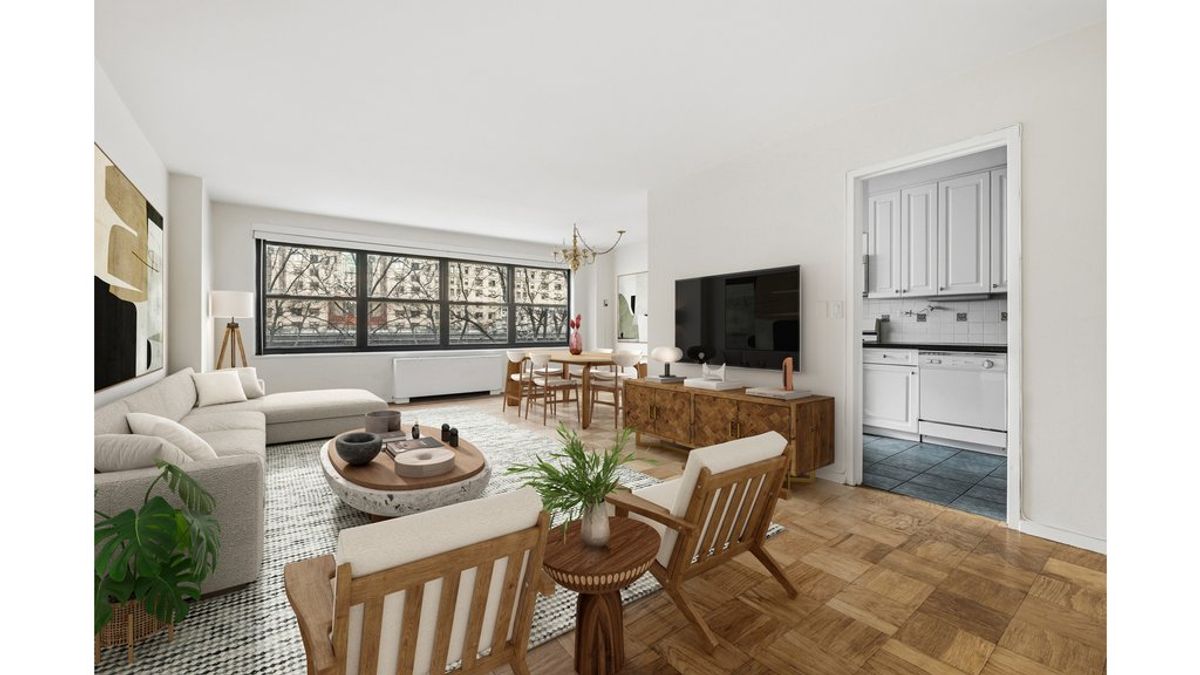 Photo for Lincoln Towers - 180 West End Avenue Condominium in Upper West Side, Manhattan