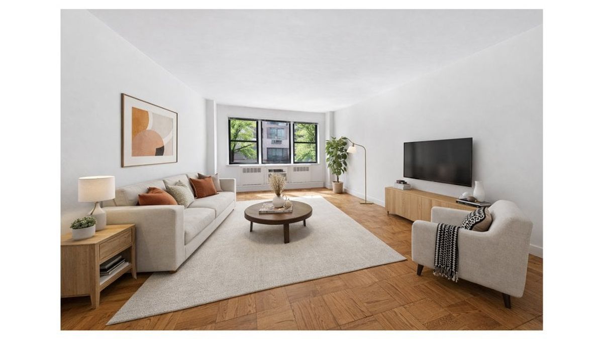 Photo for 167 East 67th Street - 167 East 67th Street Cooperative in Lenox Hill, Manhattan
