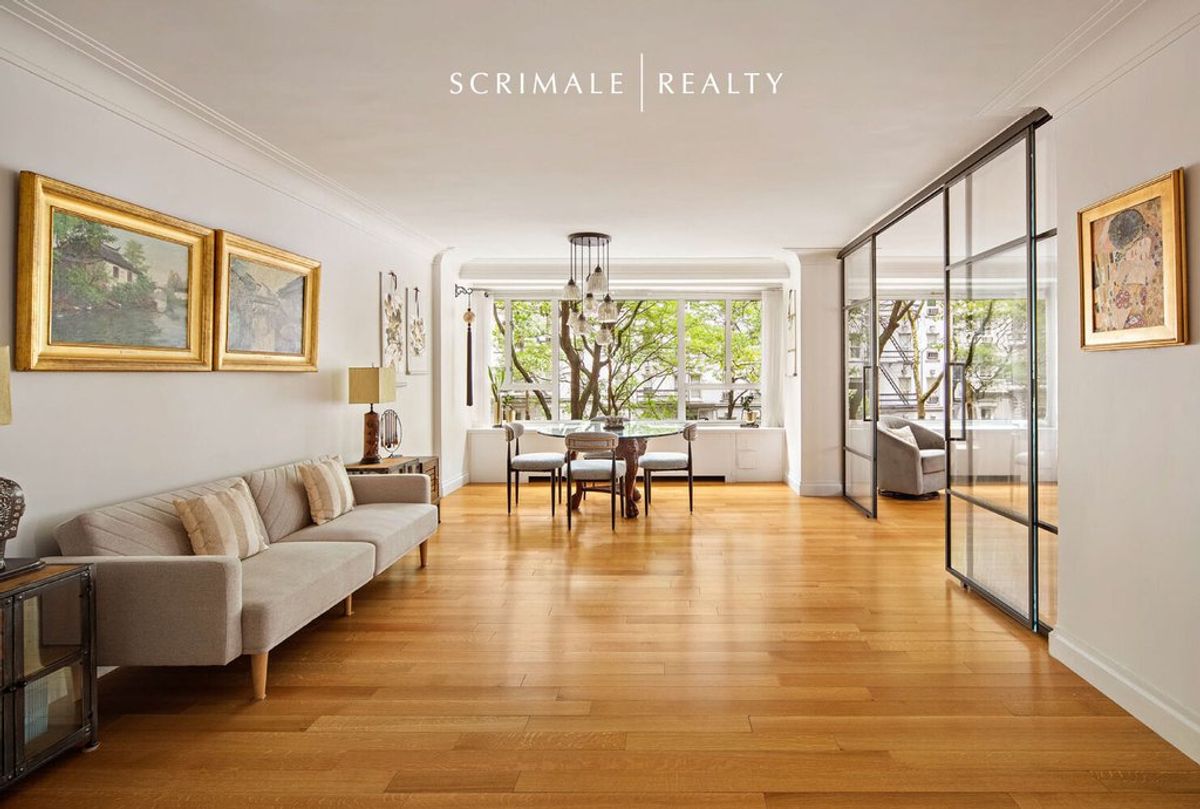 Photo for Manhattan House - 200 East 66th Street Condominium in Upper East Side, Manhattan