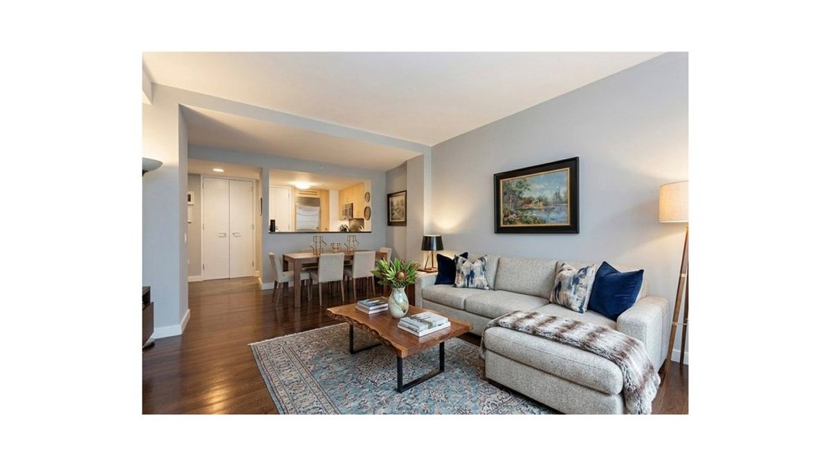 Photo for Windsor Park - 100 West 58th Street Condominium in Midtown, Manhattan