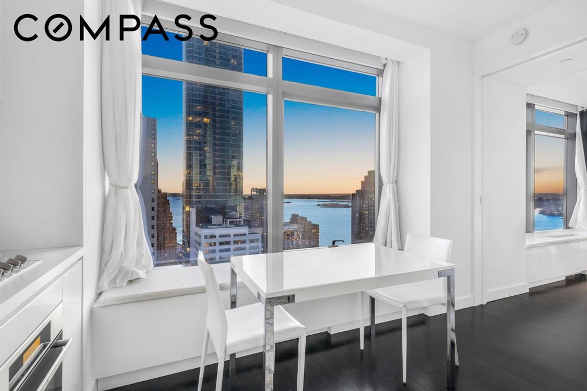 Photo for W Downtown Hotel & Residences - 123 Washington Street Condominium in Financial District, Manhattan
