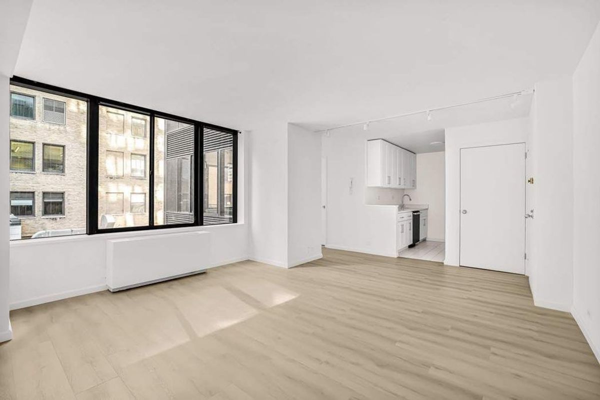 Photo for 445 5th Avenue - 445 5th Avenue Condominium in Murray Hill, Manhattan