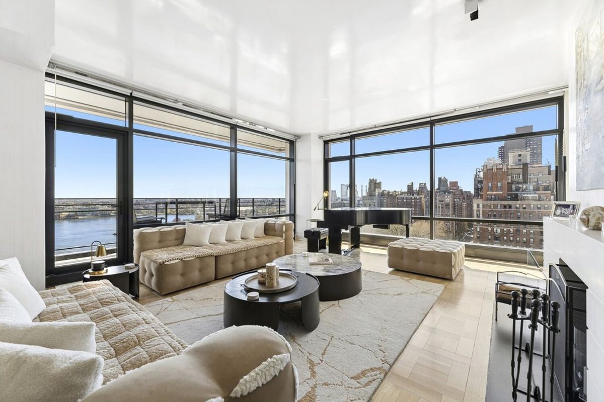 Photo for 170 East End Avenue - 170 East End Avenue Condominium in Upper East Side, Manhattan