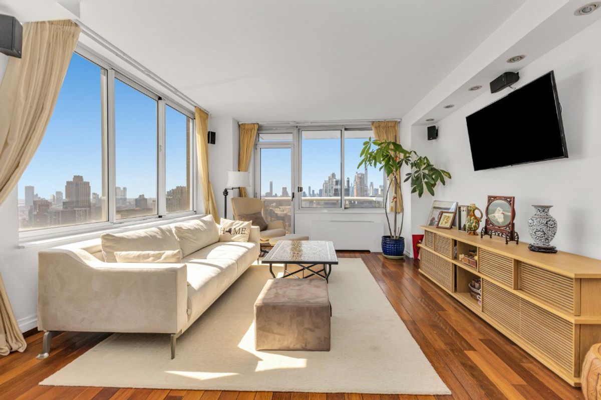 Photo for The Monarch - 200 East 89th Street Condominium in Upper East Side, Manhattan
