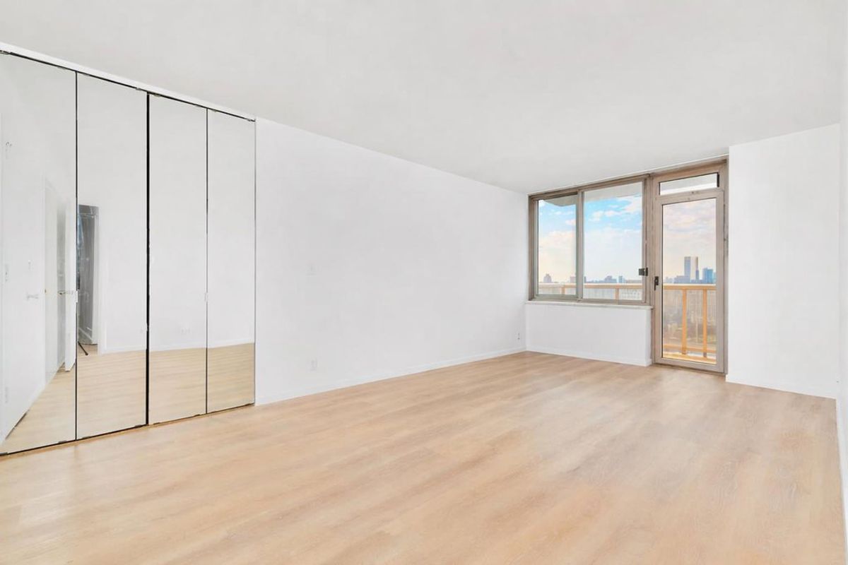 Photo for The Monarch - 200 East 89th Street Condominium in Upper East Side, Manhattan