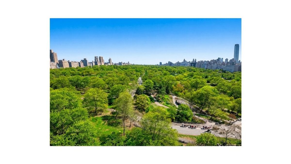 Photo for The Berkeley House - 120 Central Park South Cooperative in Midtown, Manhattan