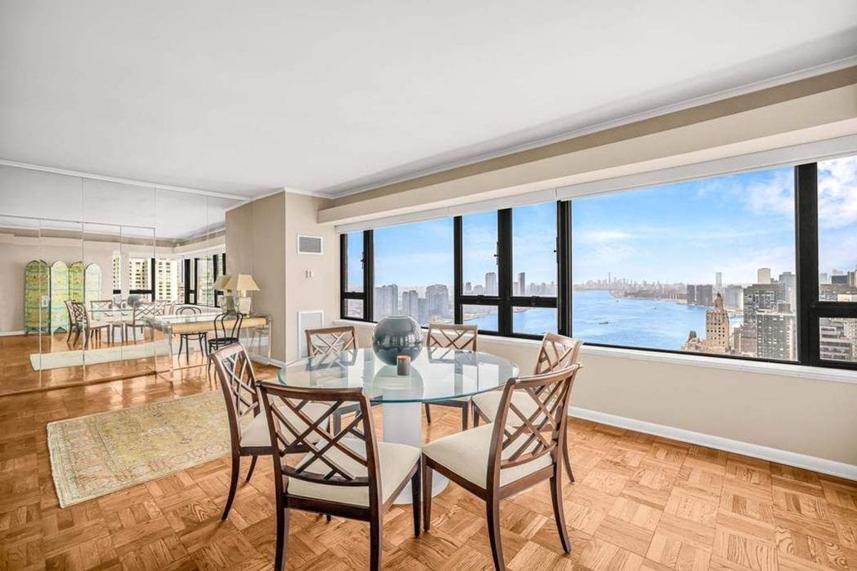 Photo for The Sovereign - 425 East 58th Street Cooperative in Sutton Place, Manhattan