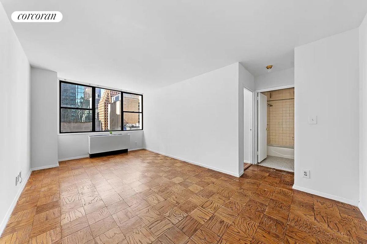 Photo for The Delegate - 301 East 45th Street Condominium in Midtown East, Manhattan