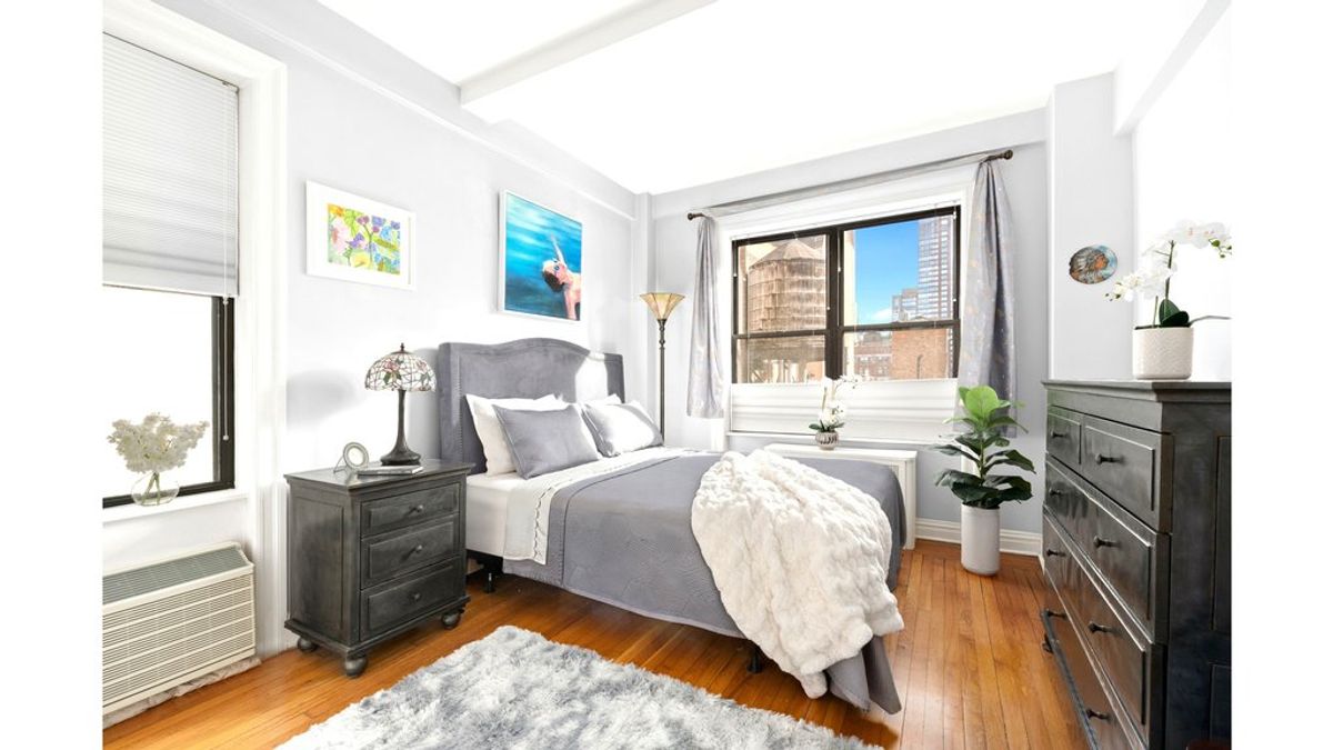 Photo for The Sussex - 116 West 72nd Street Cooperative in Upper West Side, Manhattan