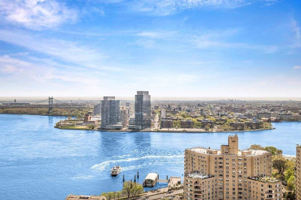 Photo for East River Tower - 1725 York Avenue Cooperative in Upper East Side, Manhattan