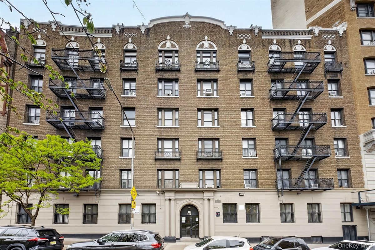 Photo for 812 RIVERSIDE DRIVE - 812 Riverside Drive Condominium in Washington Heights, Manhattan