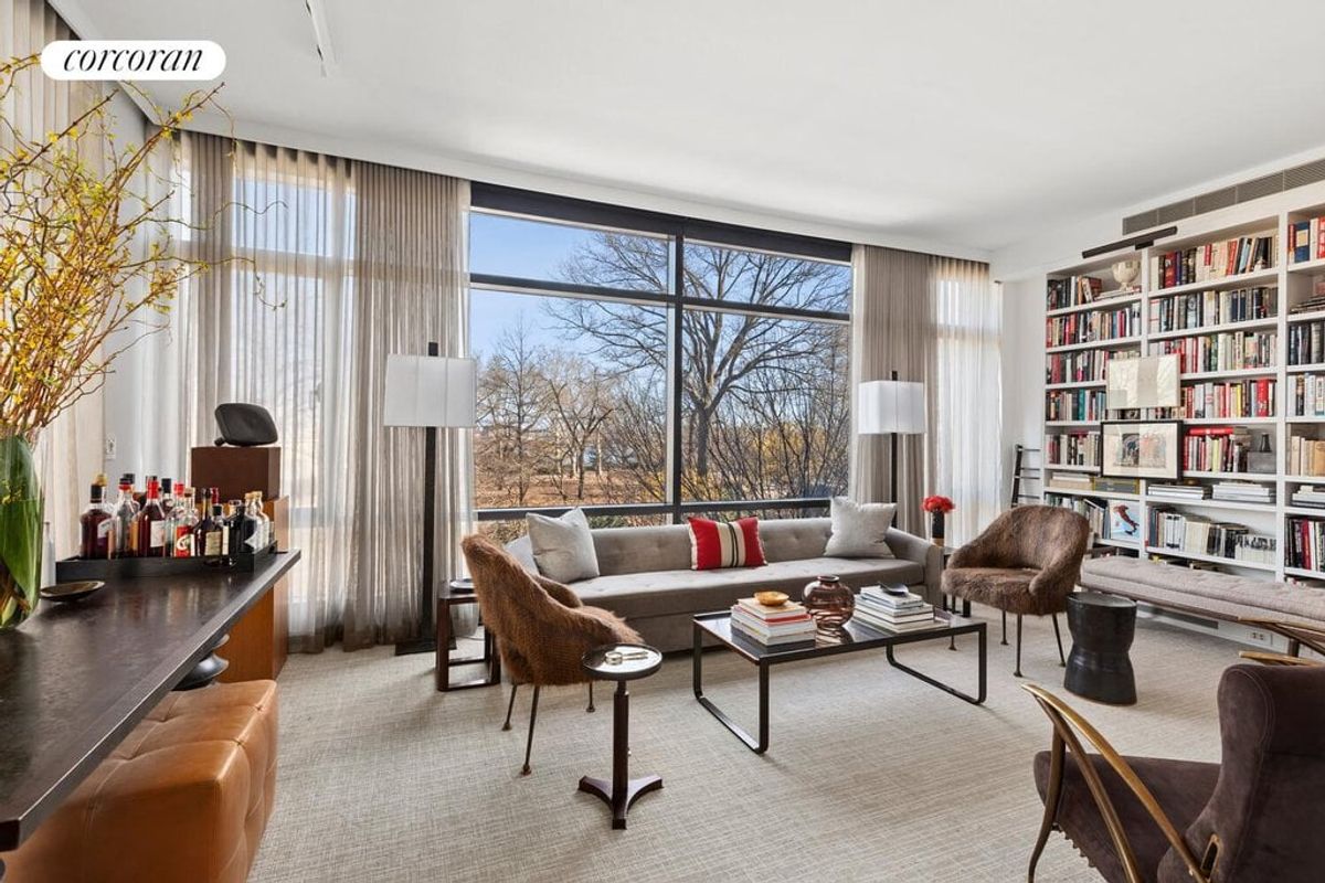 Photo for 170 East End Avenue - 170 East End Avenue Condominium in Upper East Side, Manhattan