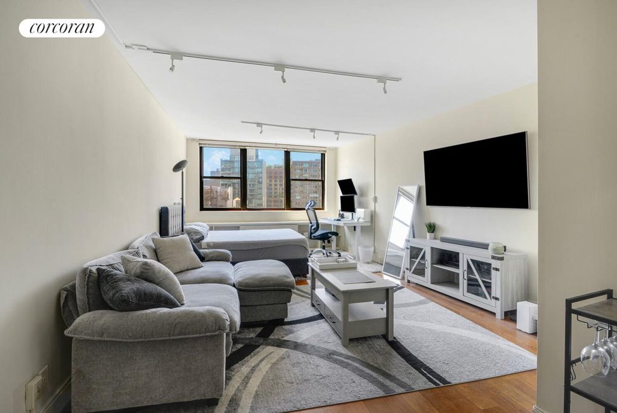 Photo for The Murray Hill Crescent - 225 East 36th Street Cooperative in Murray Hill, Manhattan