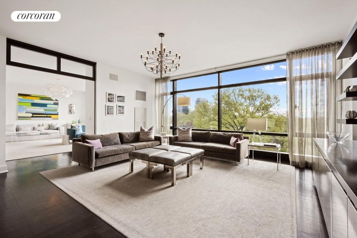 Photo for 170 East End Avenue - 170 East End Avenue Condominium in Upper East Side, Manhattan