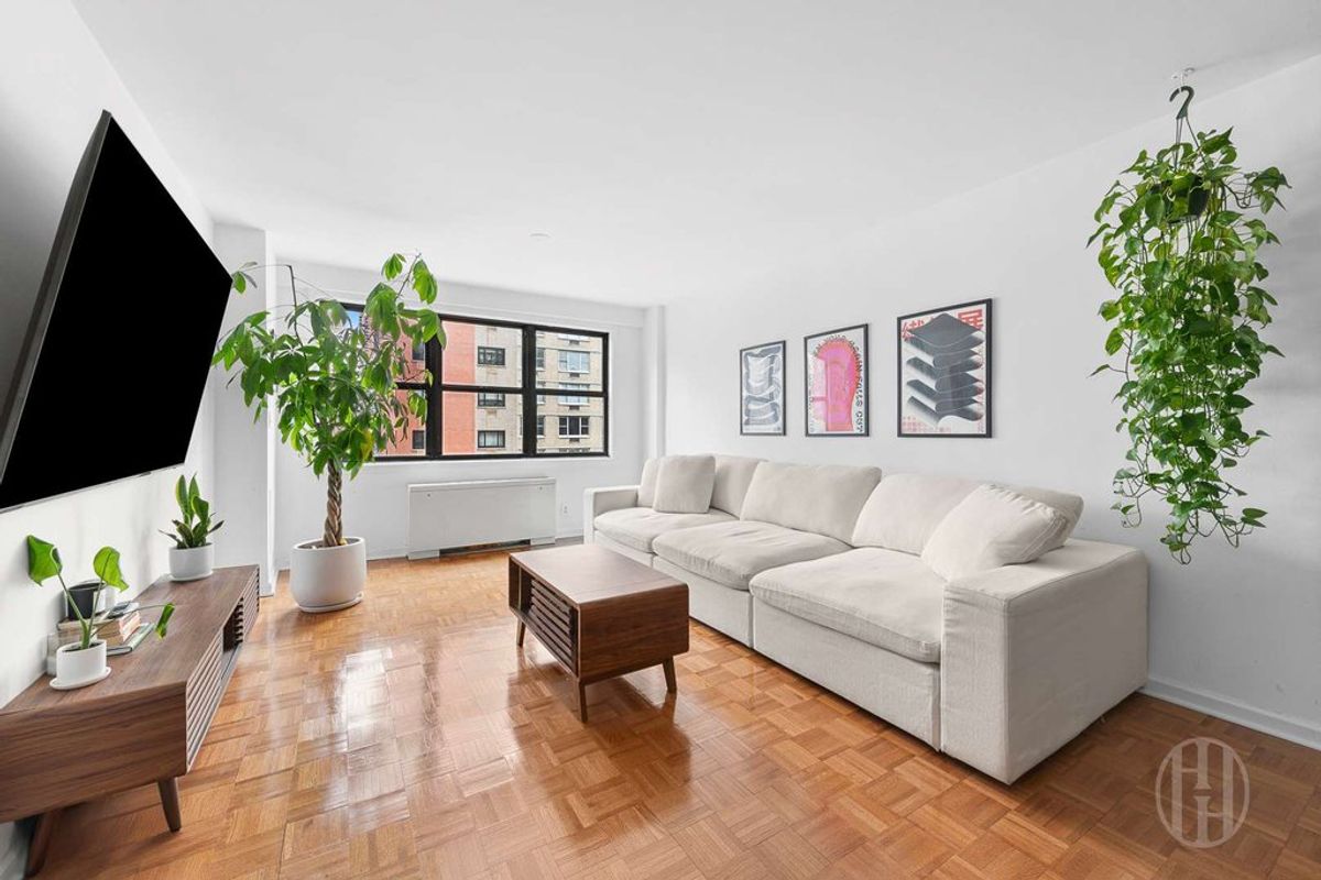 Photo for The Chesapeake House - 201 East 28th Street Cooperative in Kips Bay, Manhattan