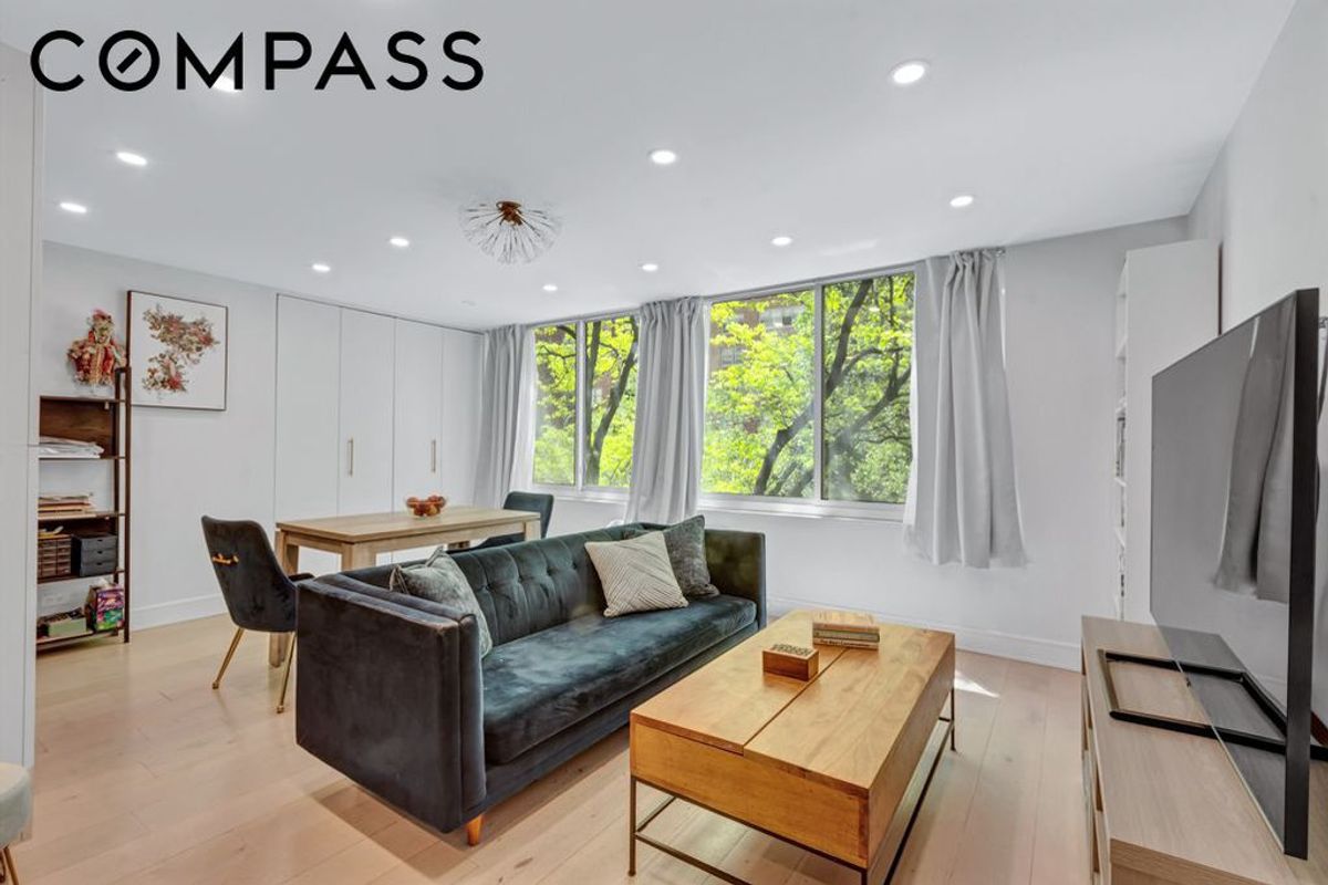 Photo for The Fontaine - 353 East 72nd Street Cooperative in Upper East Side, Manhattan
