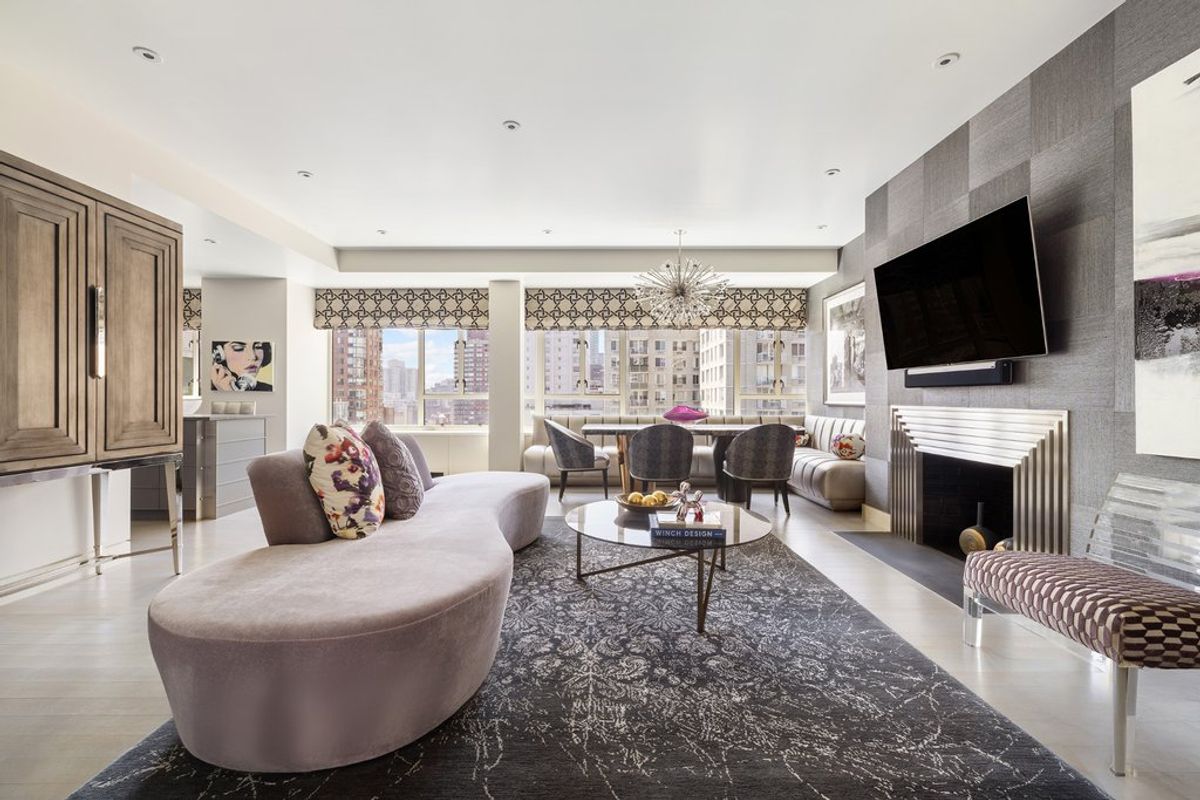 Photo for Manhattan House - 200 East 66th Street Condominium in Upper East Side, Manhattan