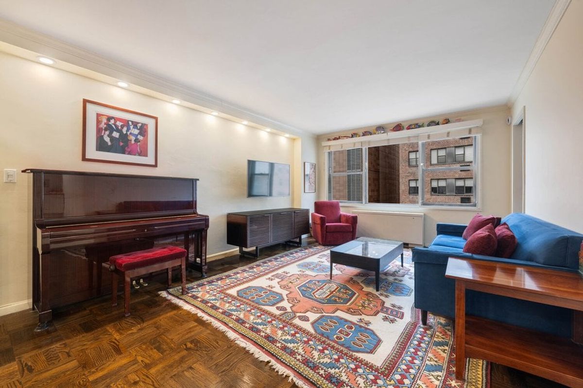 Photo for The Mayfair - 301 East 69th Street Condominium in Upper East Side, Manhattan