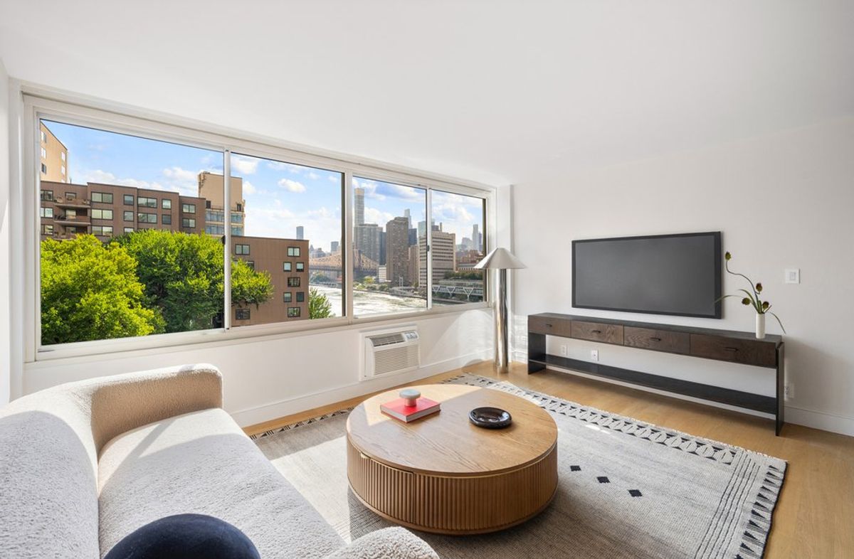 Photo for Island House - 555 Main Street Condominium in Roosevelt Island, Manhattan