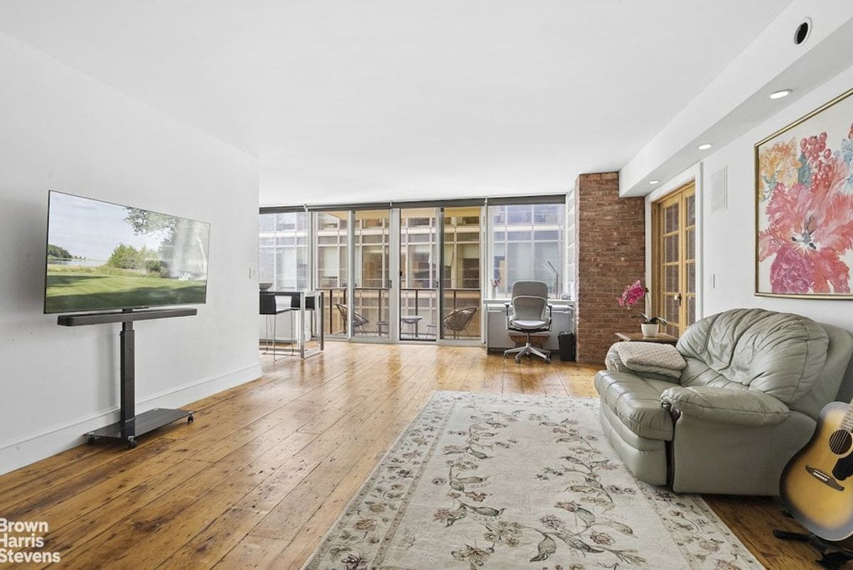 Photo for The Alfred - 161 West 61St Street Condominium in Upper West Side, Manhattan