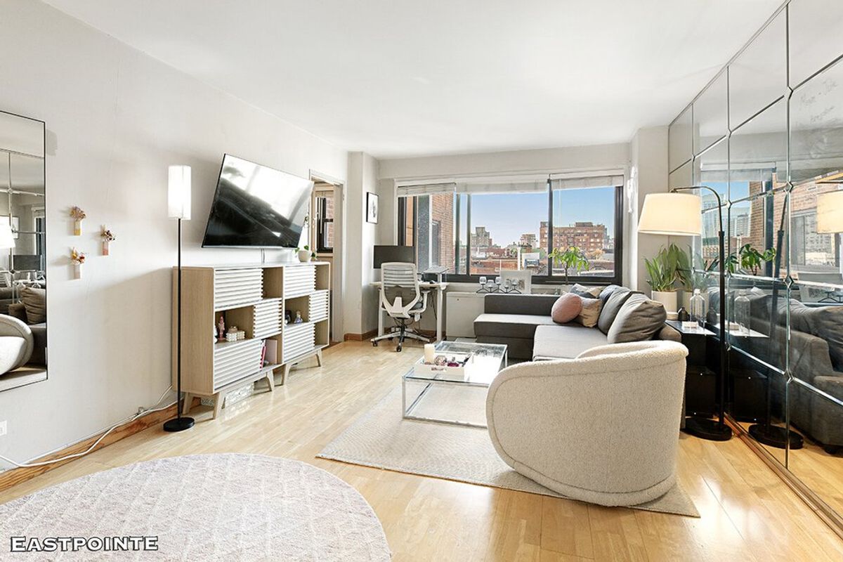 Photo for The Piermont - 201 West 21St Street Cooperative in Chelsea, Manhattan