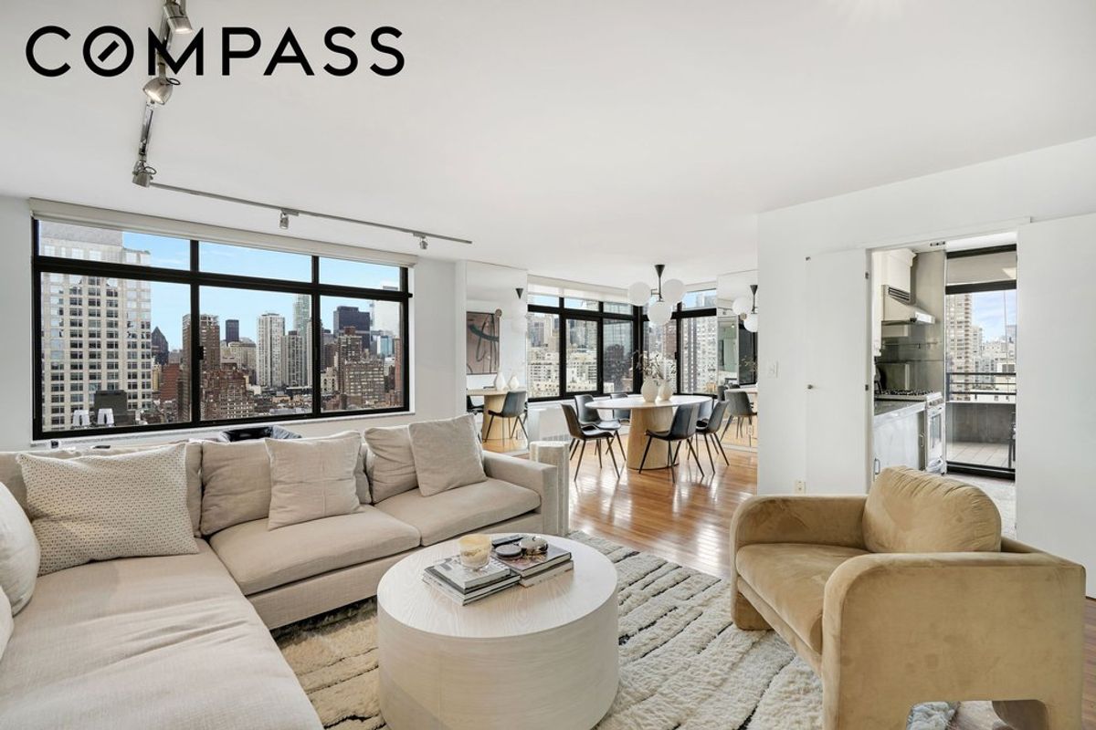Photo for The Kingsley - 400 East 70th Street Condominium in Upper East Side, Manhattan