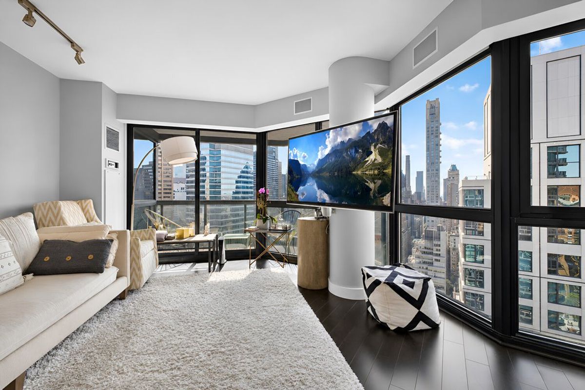 Photo for The Savoy - 200 East 61St Street Condominium in Upper East Side, Manhattan
