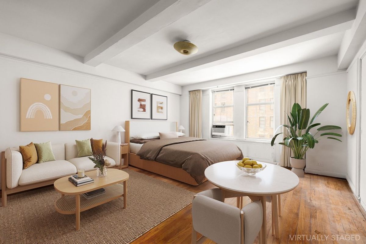Photo for London Terrace Towers - 470 West 23rd Street Condominium in Chelsea, Manhattan