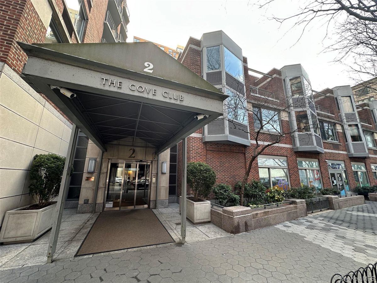 Photo for The Cove Club - 2 South End Avenue Condominium in Battery Park City, Manhattan