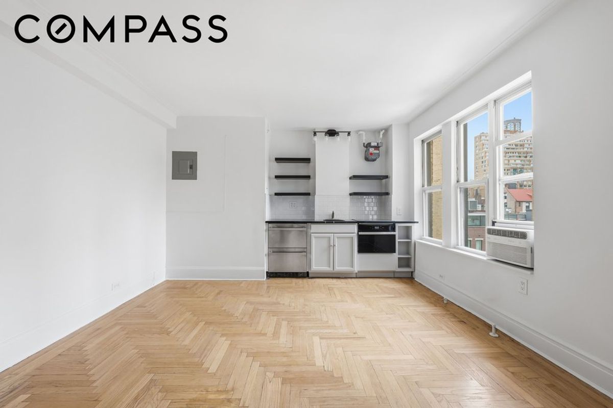 Photo for 230 West End Avenue - 230 West End Avenue Cooperative in Upper West Side, Manhattan