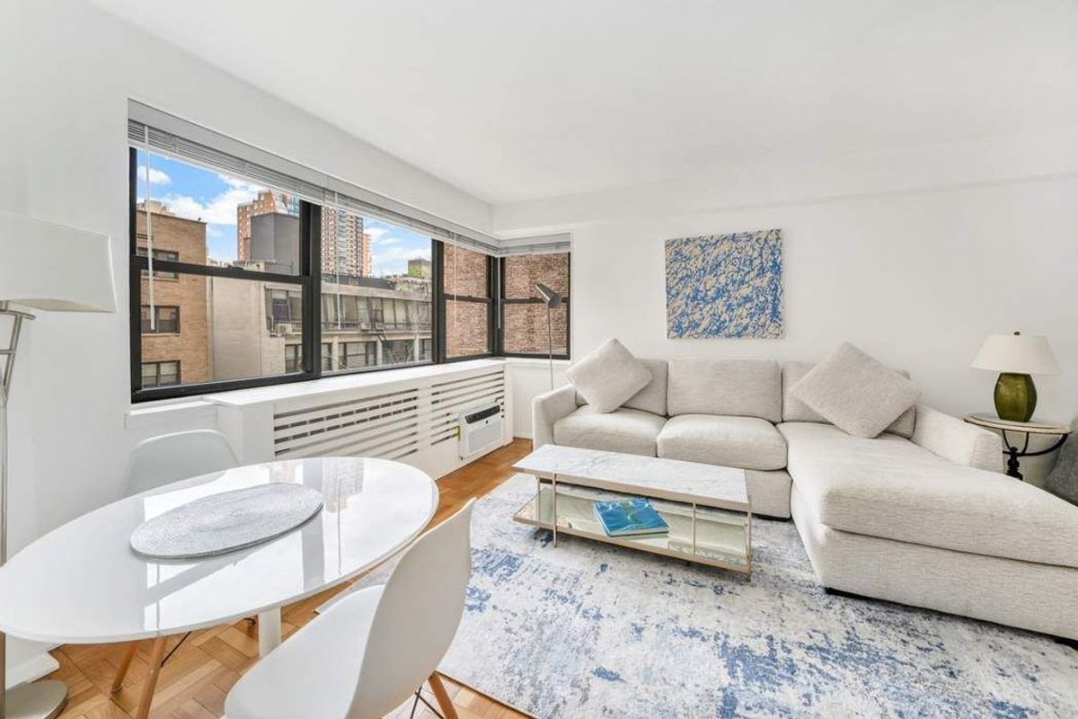 Photo for Charing Cross House - 305 East 72nd Street Condominium in Upper East Side, Manhattan