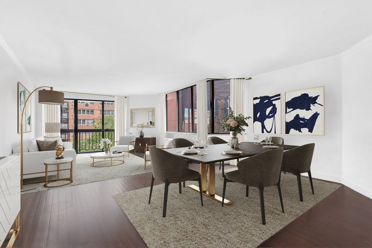 Photo for The Saratoga - 330 East 75th Street Condominium in Upper East Side, Manhattan