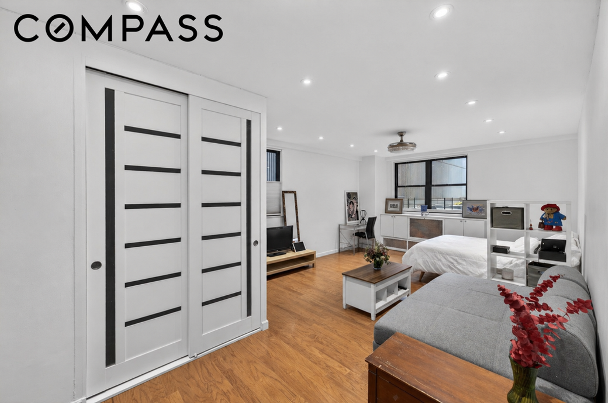 Photo for 330 3rd Avenue - 330 Third Avenue Cooperative in Gramercy Park, Manhattan
