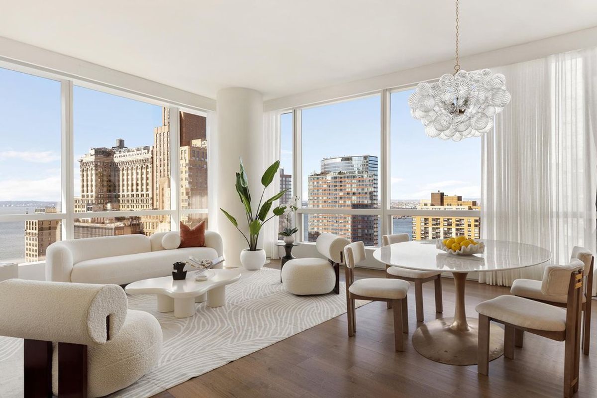 Photo for 42 Trinity Place - 77 Greenwich Condominium in Financial District, Manhattan