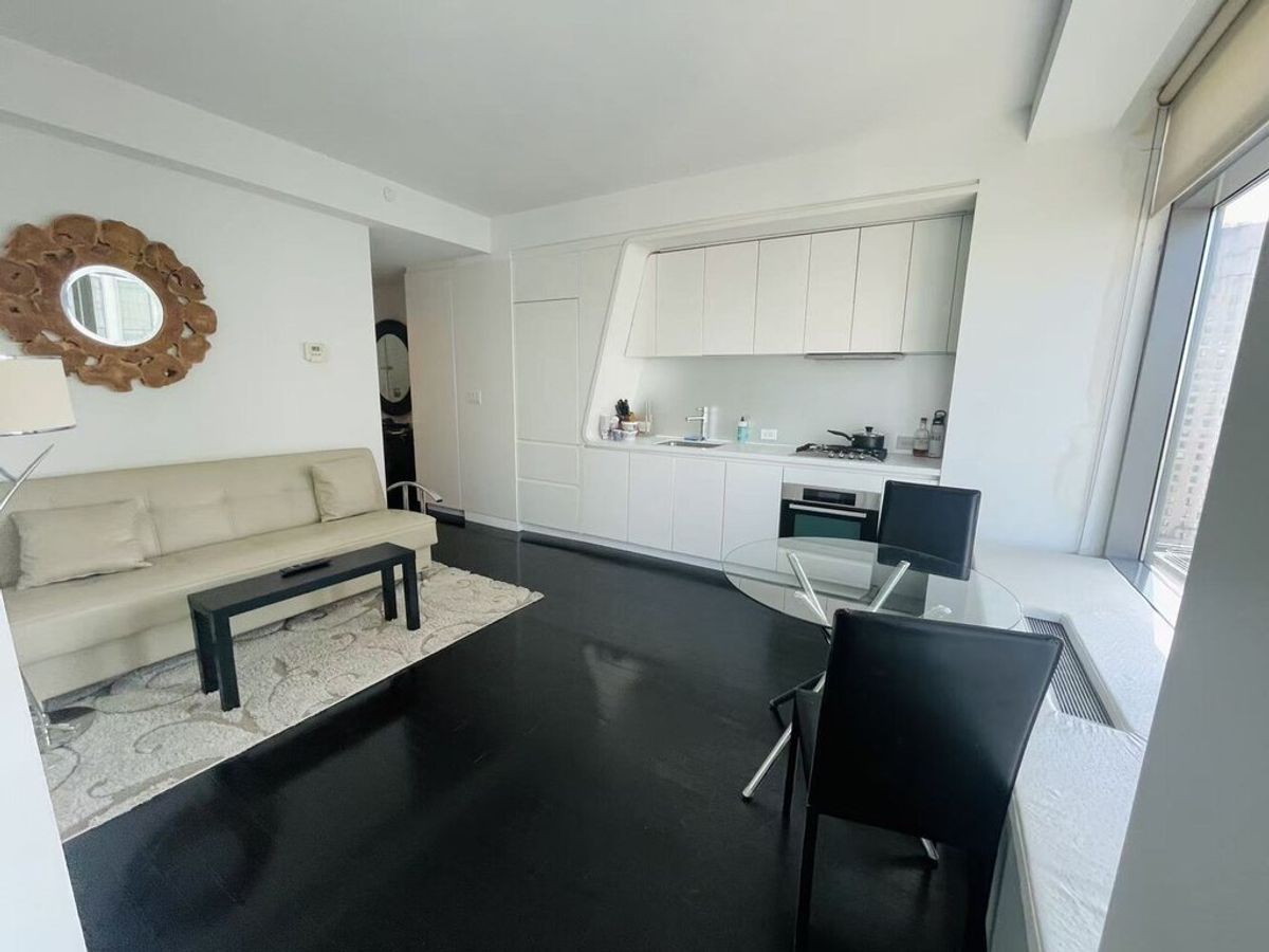 Photo for W Downtown Hotel & Residences - 123 Washington Street Condominium in Financial District, Manhattan