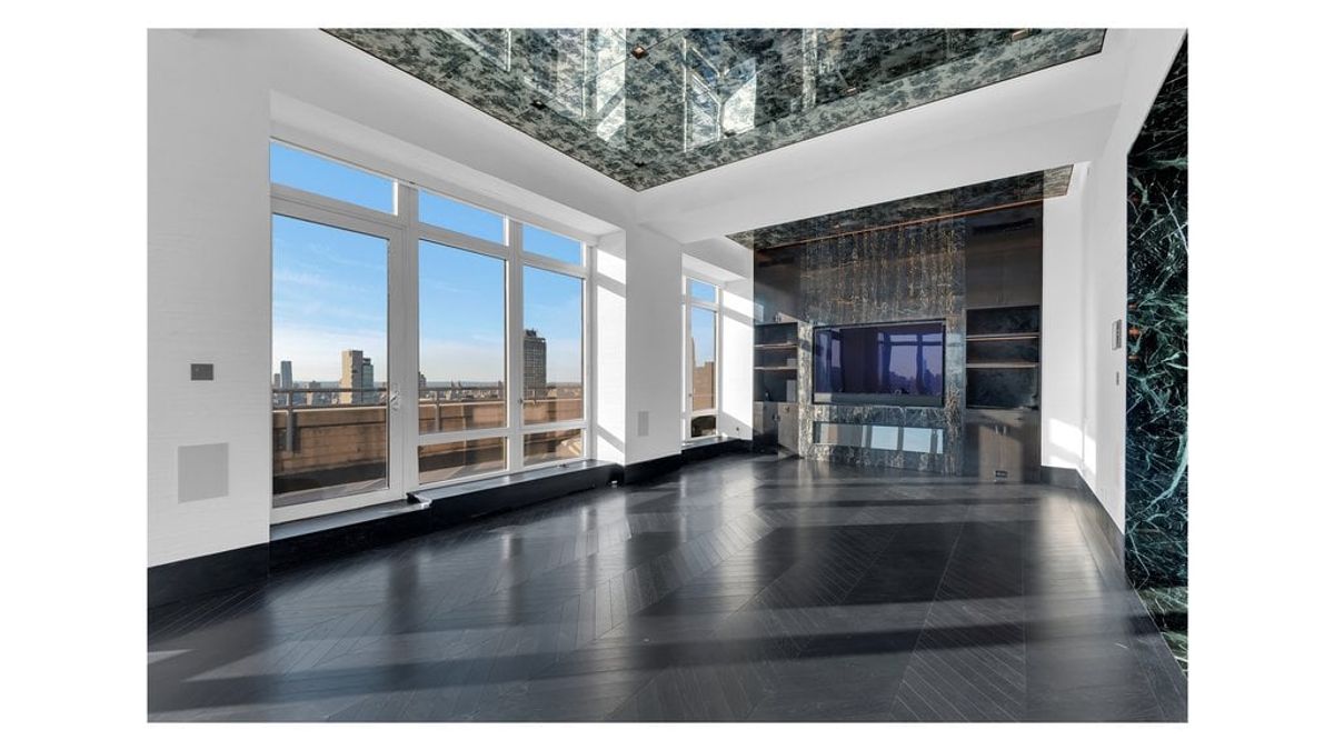 Photo for Bridge Tower Place - 401 East 60th Street Condominium in Upper East Side, Manhattan