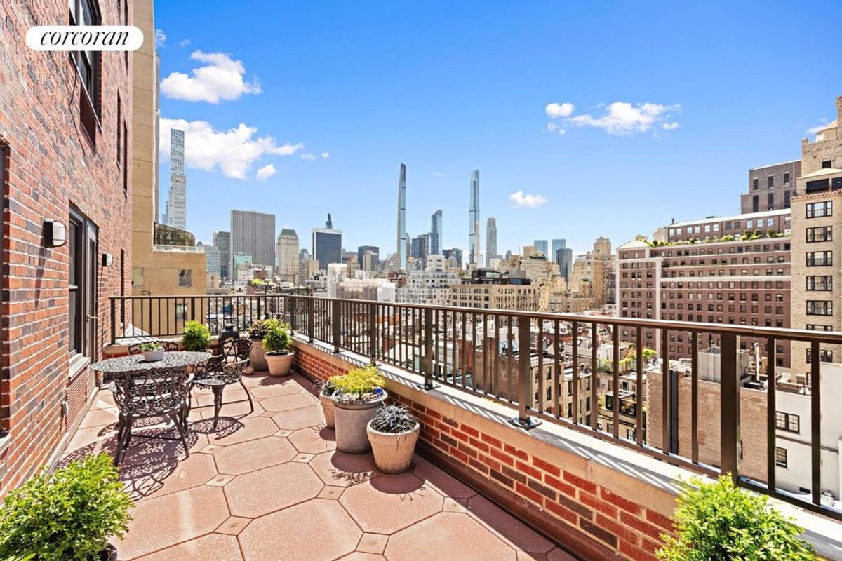 Photo for 710 Park Avenue - 710 Park Avenue Cooperative in Upper East Side, Manhattan
