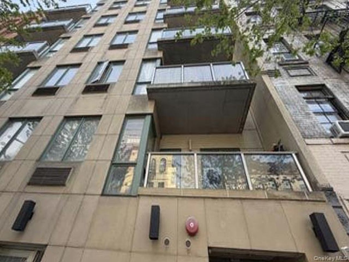 Photo for Aura Condominiums - 330 East 109th Street Condominium in East Harlem, Manhattan