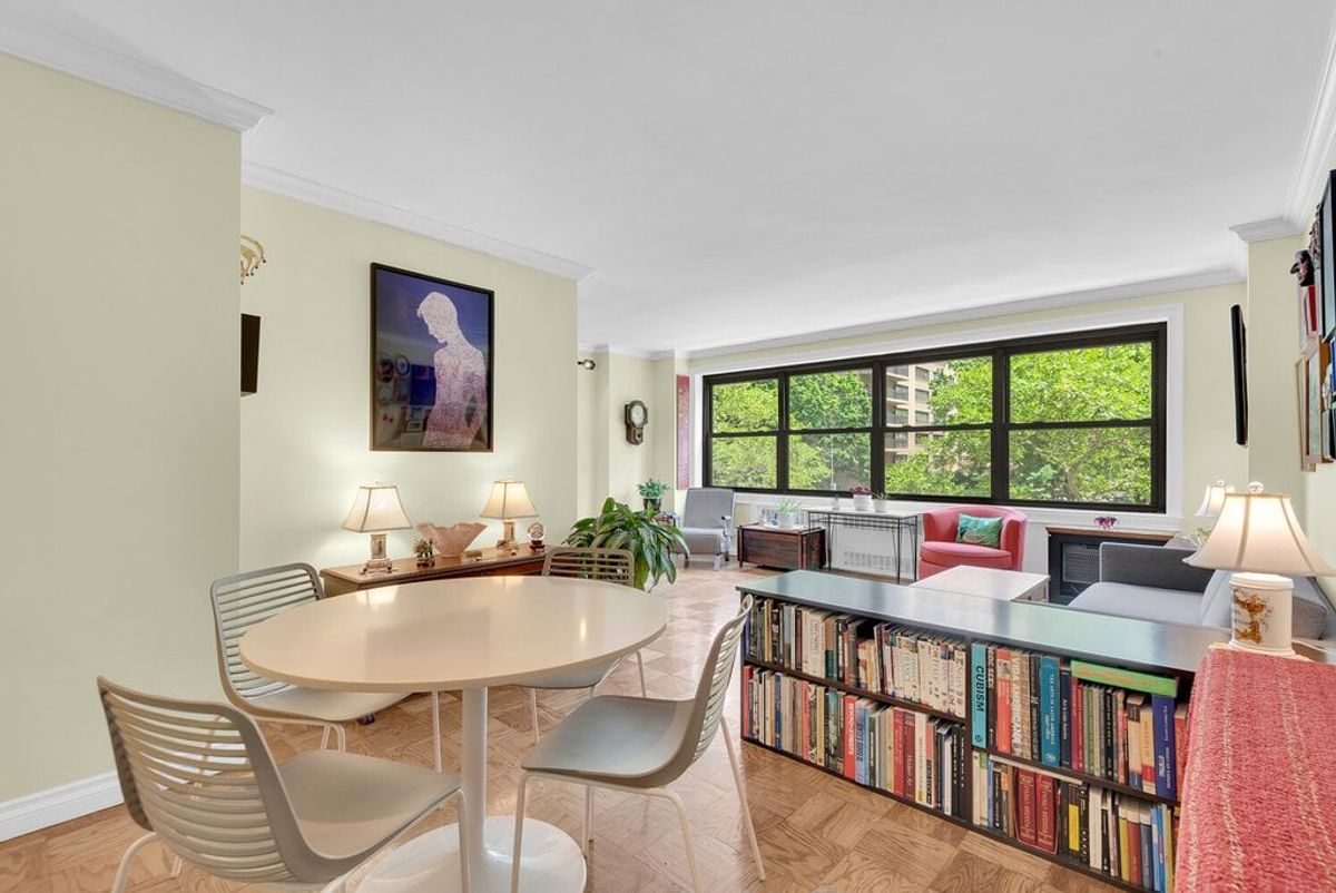 Photo for Lincoln Towers - 185 West End Avenue Condominium in Upper West Side, Manhattan