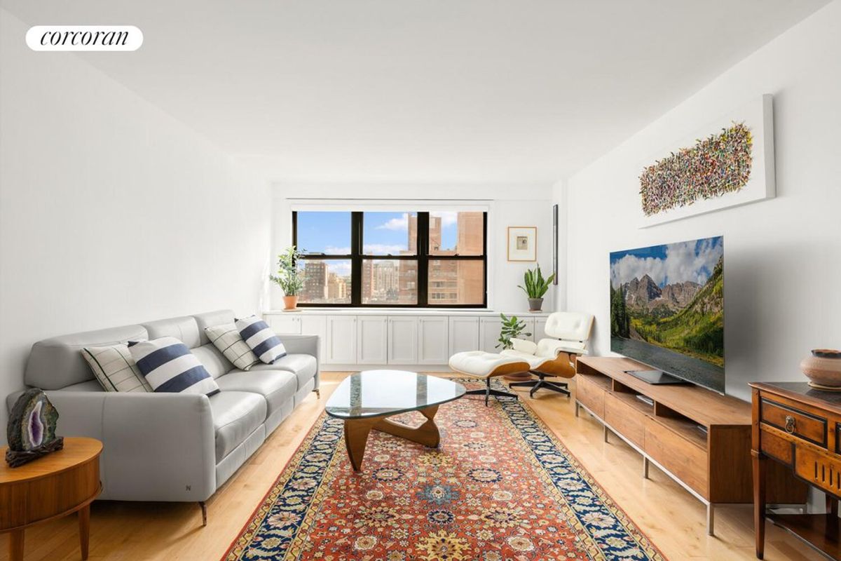 Photo for The Chesapeake House - 201 East 28th Street Cooperative in Kips Bay, Manhattan