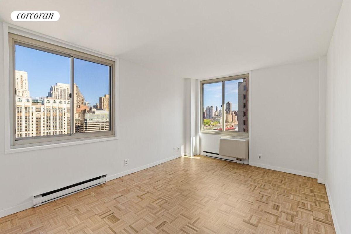 Photo for Island House - 555 Main Street Condominium in Roosevelt Island, Manhattan