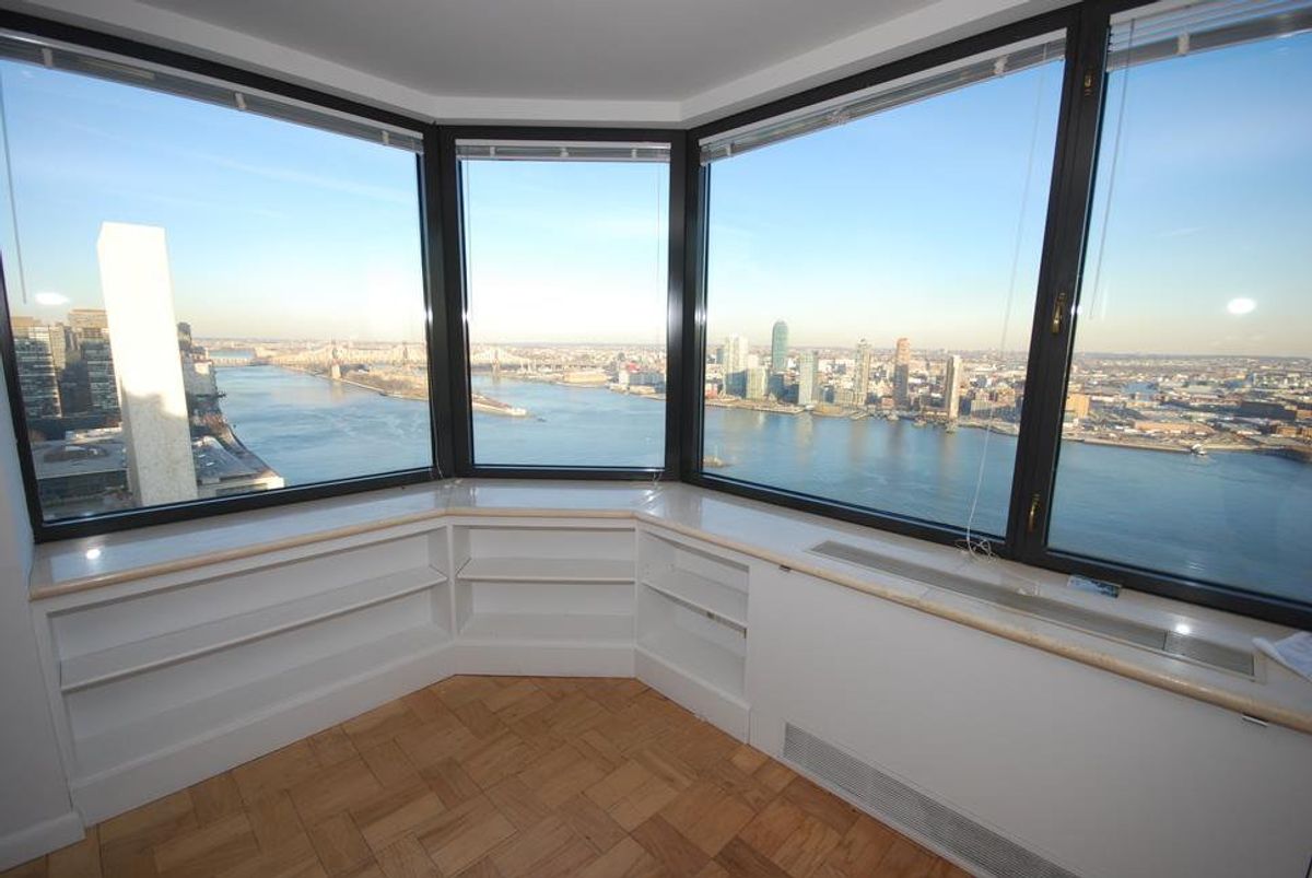Photo for The Horizon - 415 East 37th Street Condominium in Midtown East, Manhattan