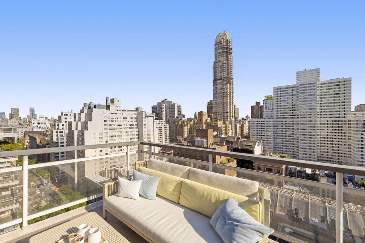 Photo for Manhattan House - 200 East 66th Street Condominium in Upper East Side, Manhattan