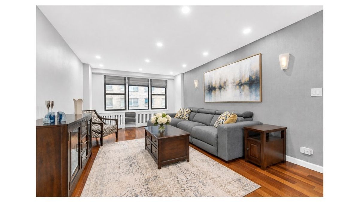 Photo for The Leslie House - 220 East 54th Street Cooperative in Midtown East, Manhattan