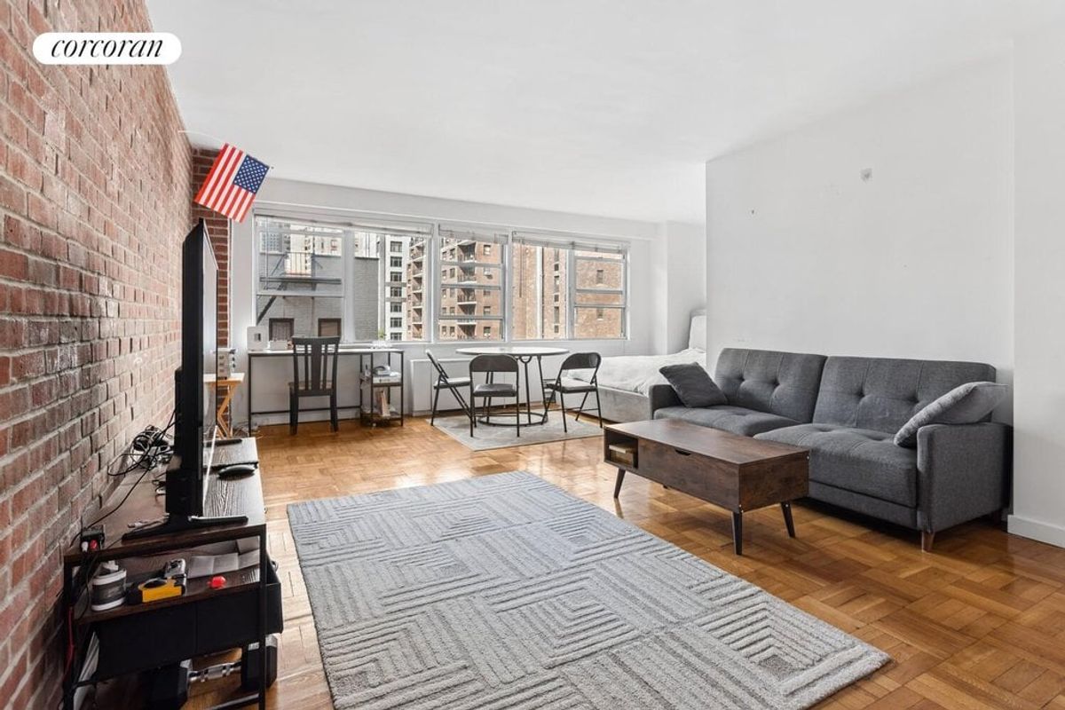 Photo for The Warren House Condominium - 155 East 34th Street      (Old #C840247) Condominium in Murray Hill, Manhattan
