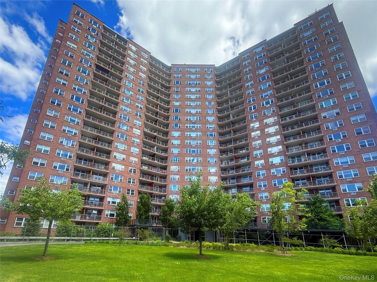Photo for  Skyview  - 5900 ARLINGTON AVENUE Cooperative in West Bronx, Bronx